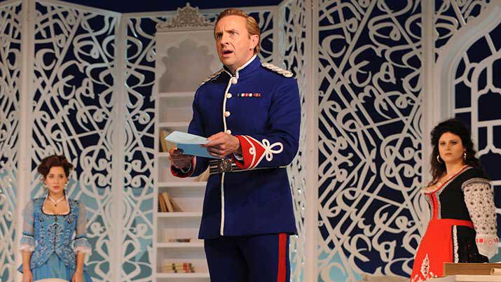 STC_2015_ArmsandtheMan_#02-768_(c)HeidrunLohr.jpg